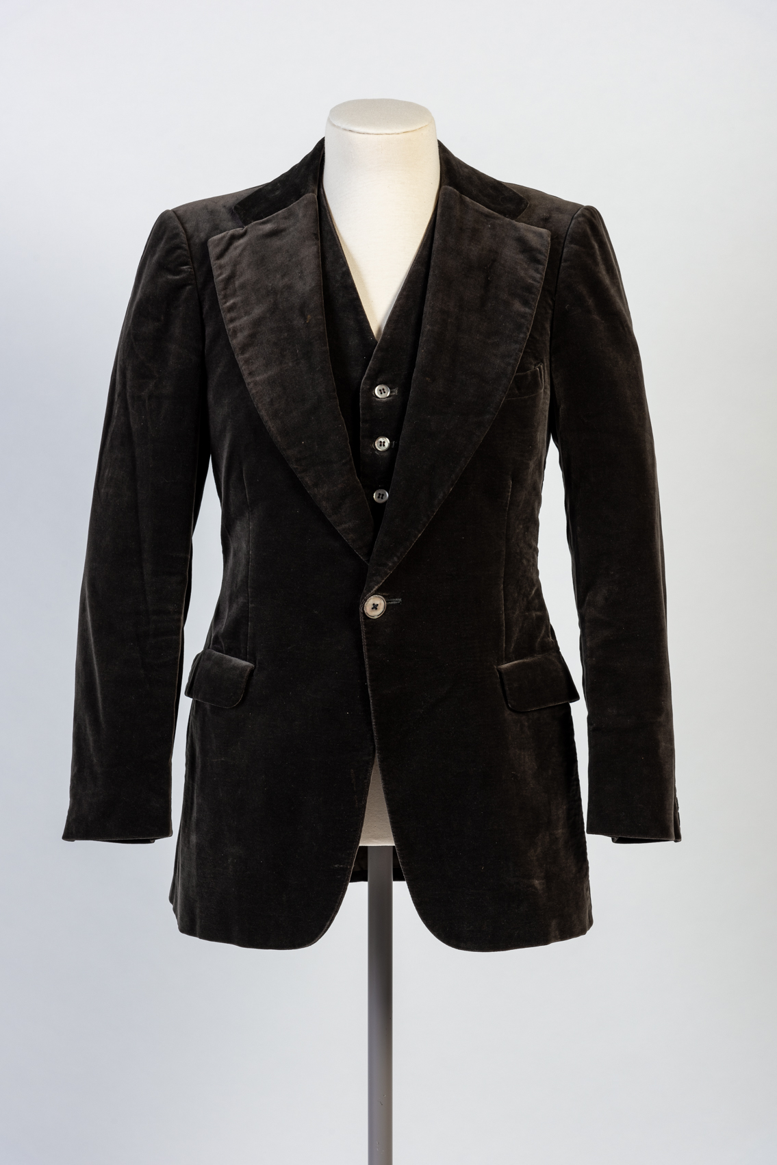 Image:Grey cotton velvet jacket and waistcoat by Just Men; worn by Sir Roy Strong CH at his wedding to Julia Trevelyan Oman in 1971
