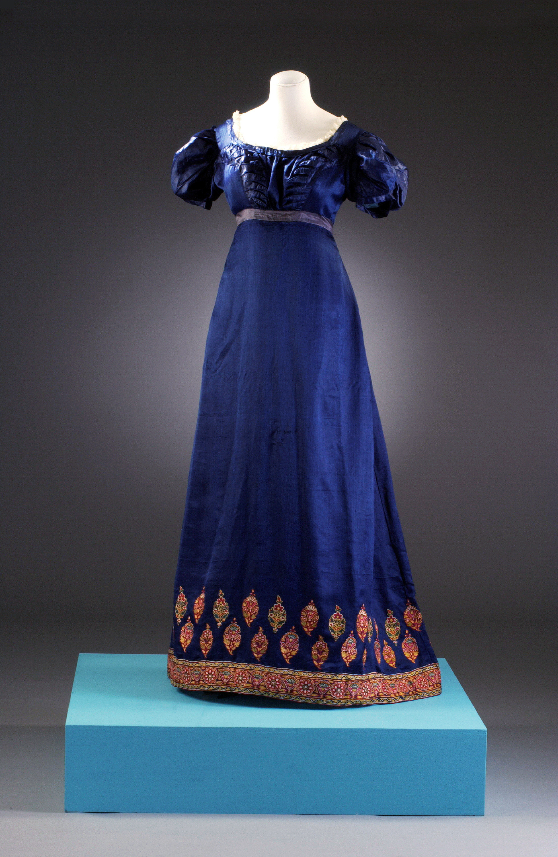 Dark blue silk dress with multicoloured embroidery, ca.1815-1819