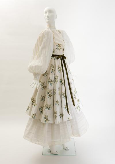 16 Woman's ensemble: long dress and pinafore skirt