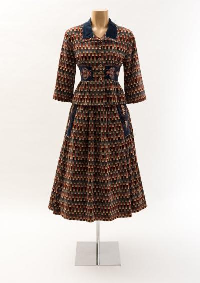 24 Woman's ensemble: jacket and skirt